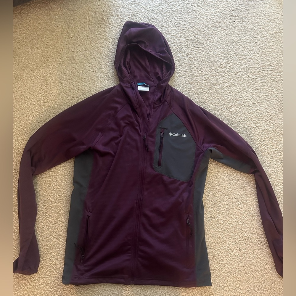 Columbia men zip up